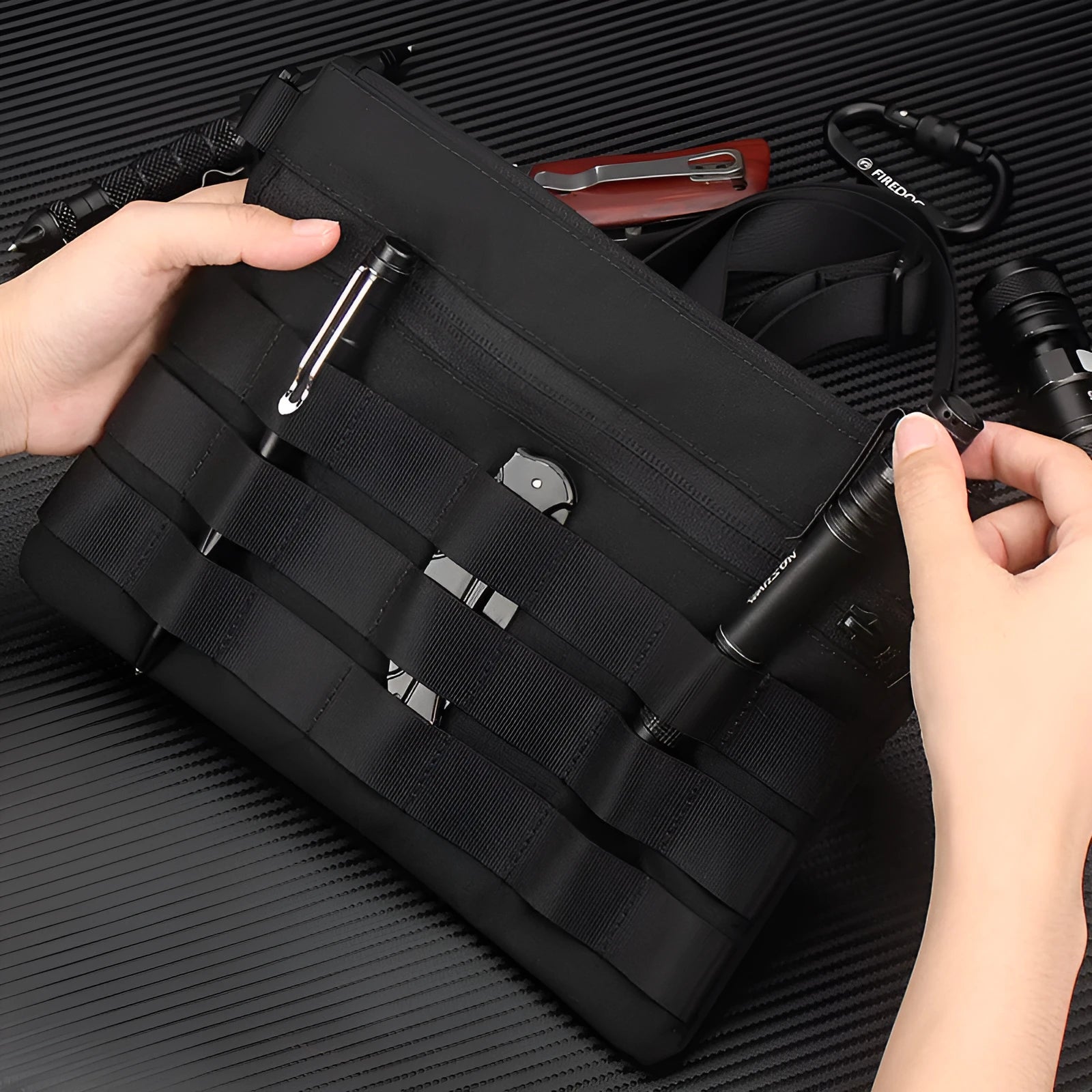 Black Oxford cloth outdoor kit with 18x3.5cm dimensions for military fans