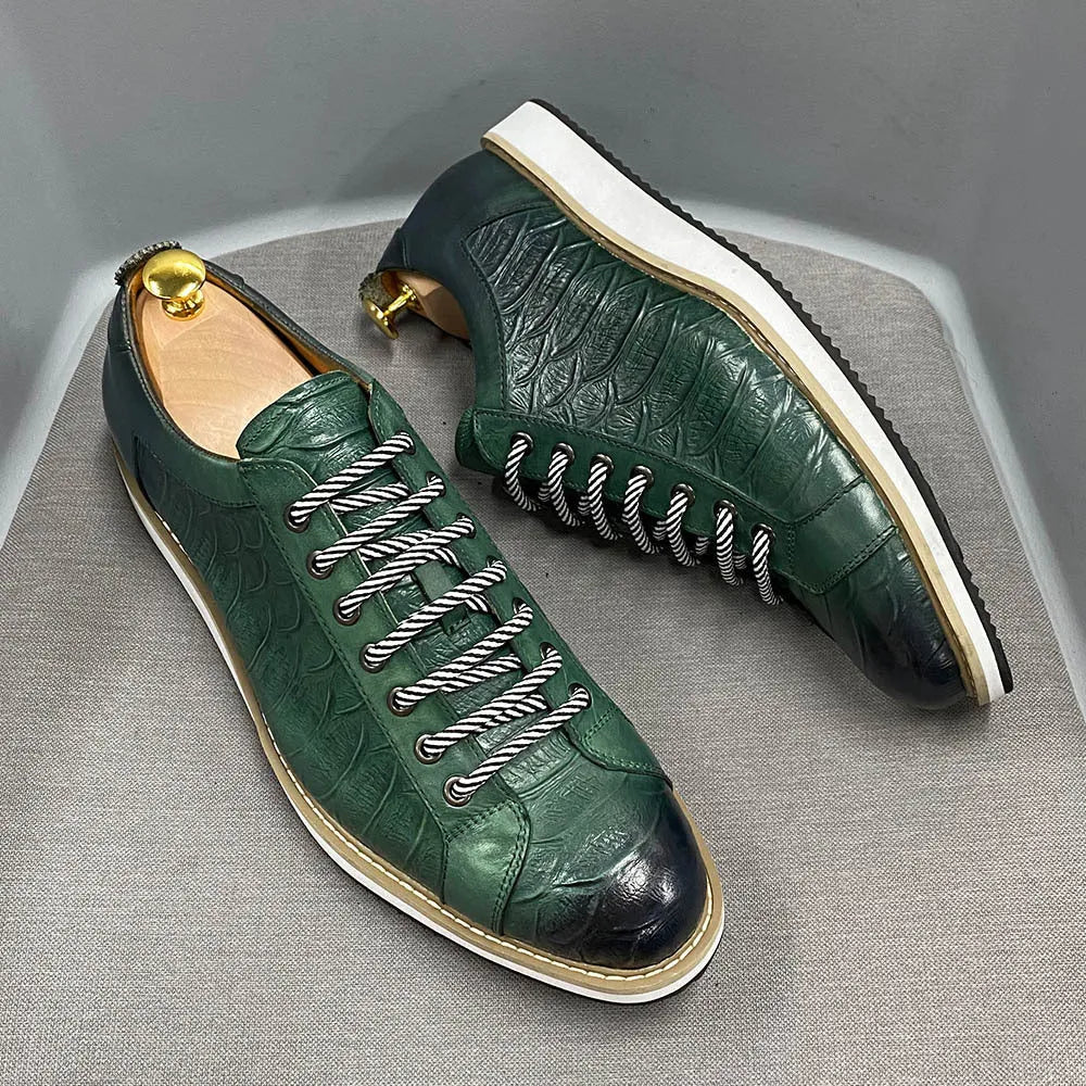 Men's low-tube shoes with an embossed pattern on the upper and a front tie lace closure.