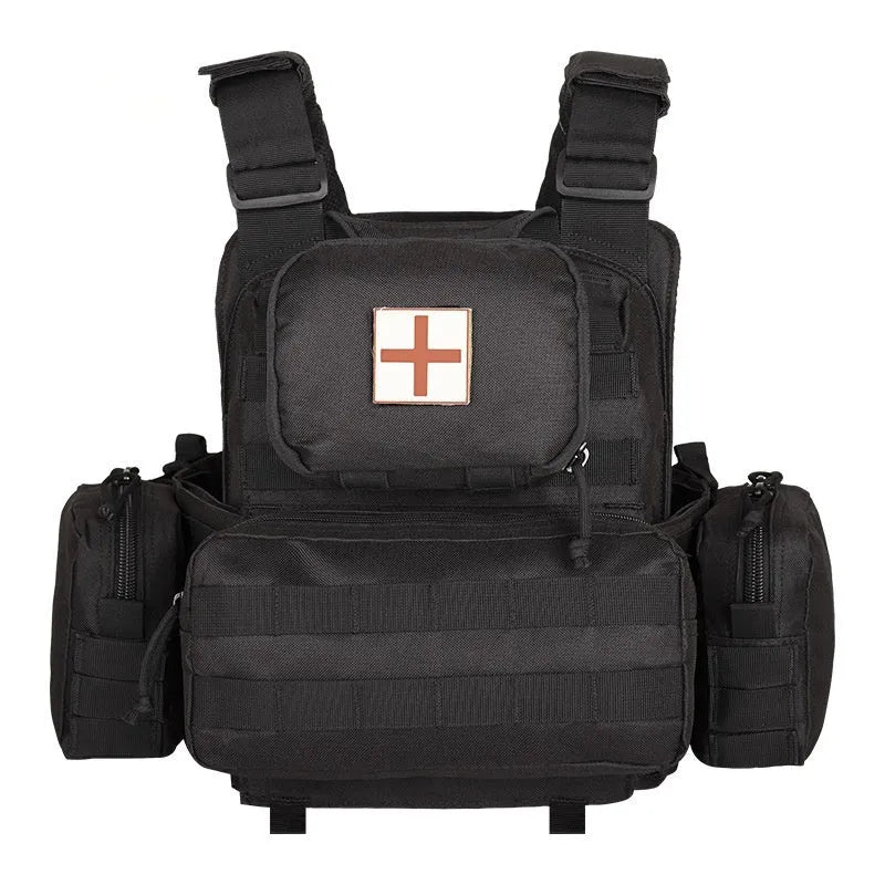 Men's camouflage tactical vest in polyester fabric for outdoor training and shooting sports.