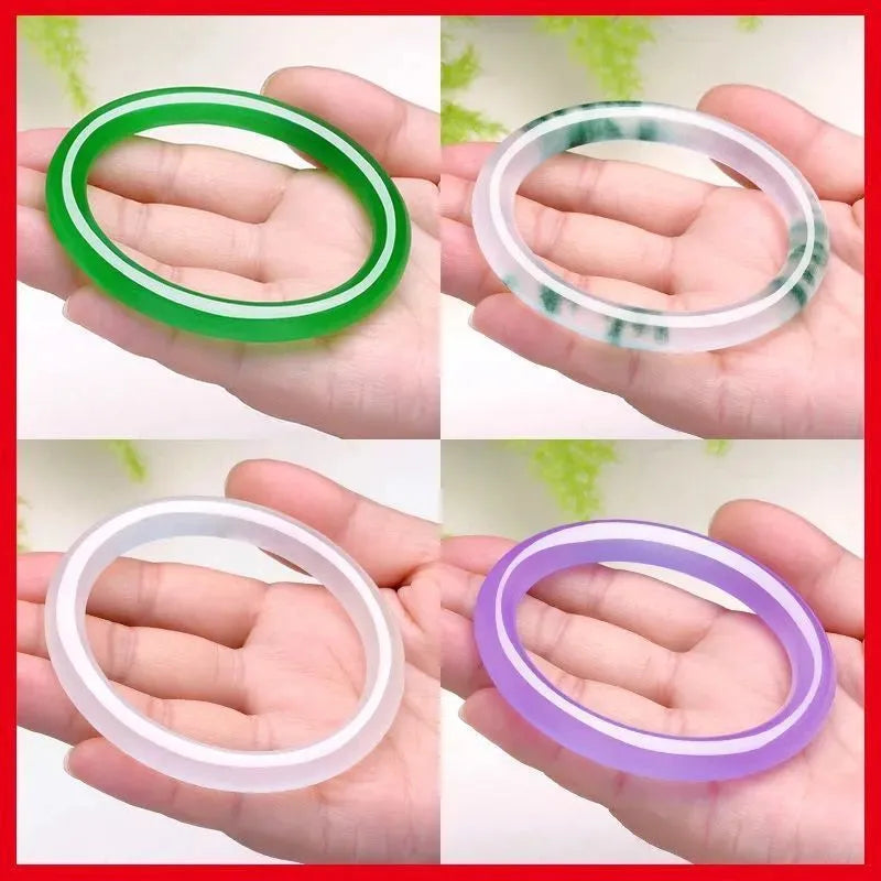 Ice-like emerald floating flower jade bracelet for women in various colours with traditional auspicious cloud patterns