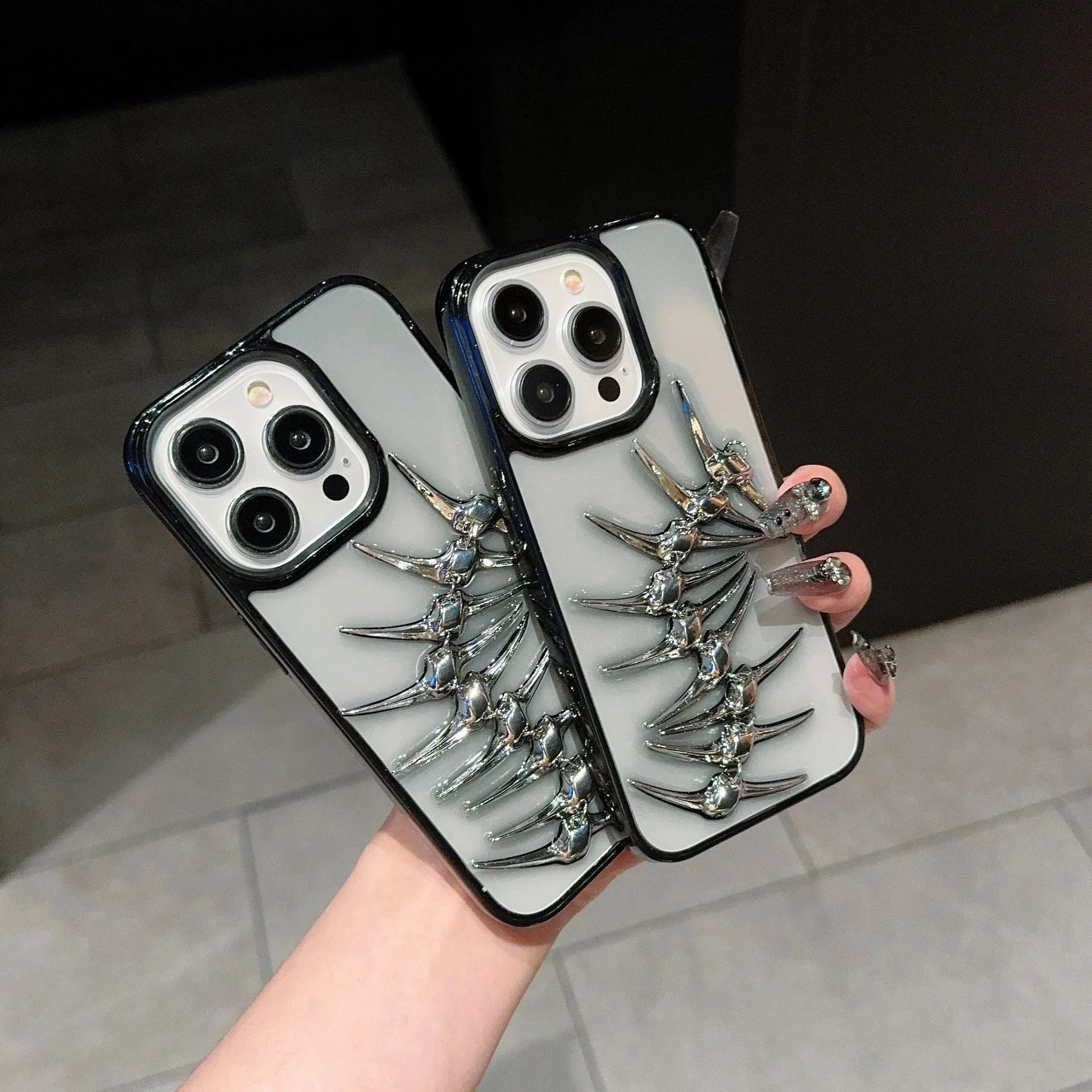 Black edge fishbone PC epoxy phone case for iPhone 15 Pro Max transparent back