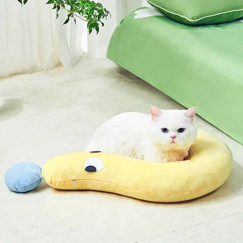 Blue rectangular pet sleeping mat measuring 62 by 39 centimetres for cats and dogs