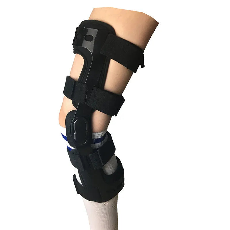 Black anterior ligament knee pad with adjustable straps and side stabilisers