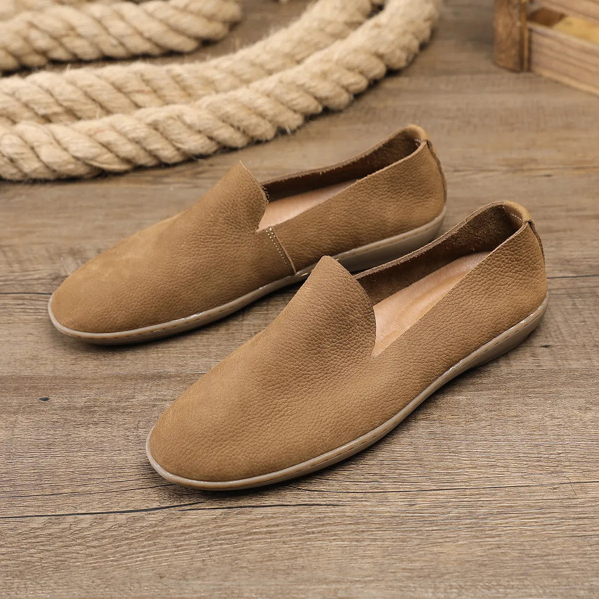 Handmade men's low-top casual shoes in khaki and grey with wedge heel and rubber sole