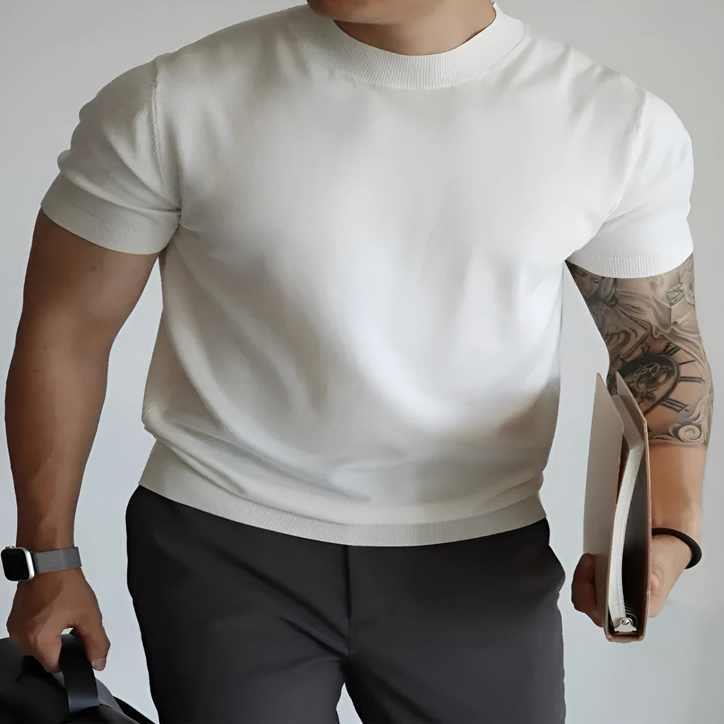 Men's slim-fit solid colour t-shirt on a hanger
