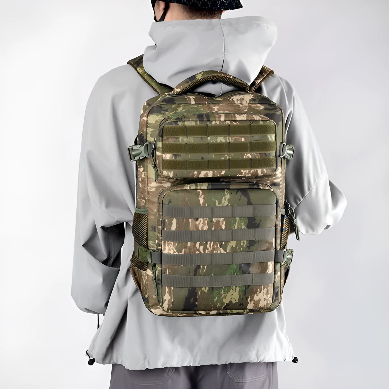 Outdoor camouflage mountaineering backpack Oxford cloth 20-35L breathable waterproof anti-theft curved shoulder strap