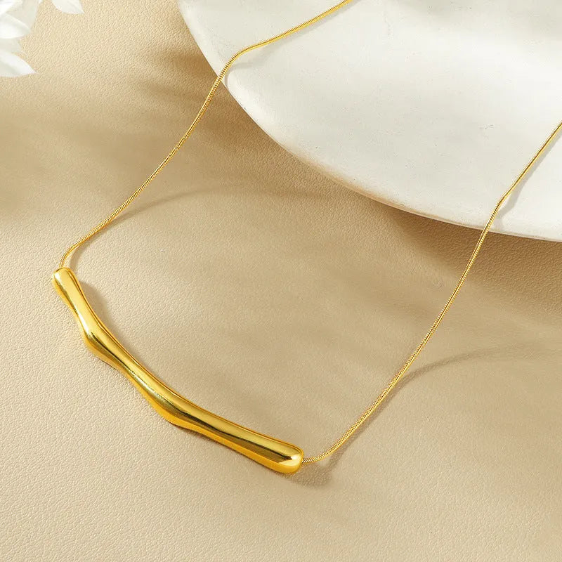 Women's titanium steel necklace with irregular pleated design in gold or steel electroplated finish