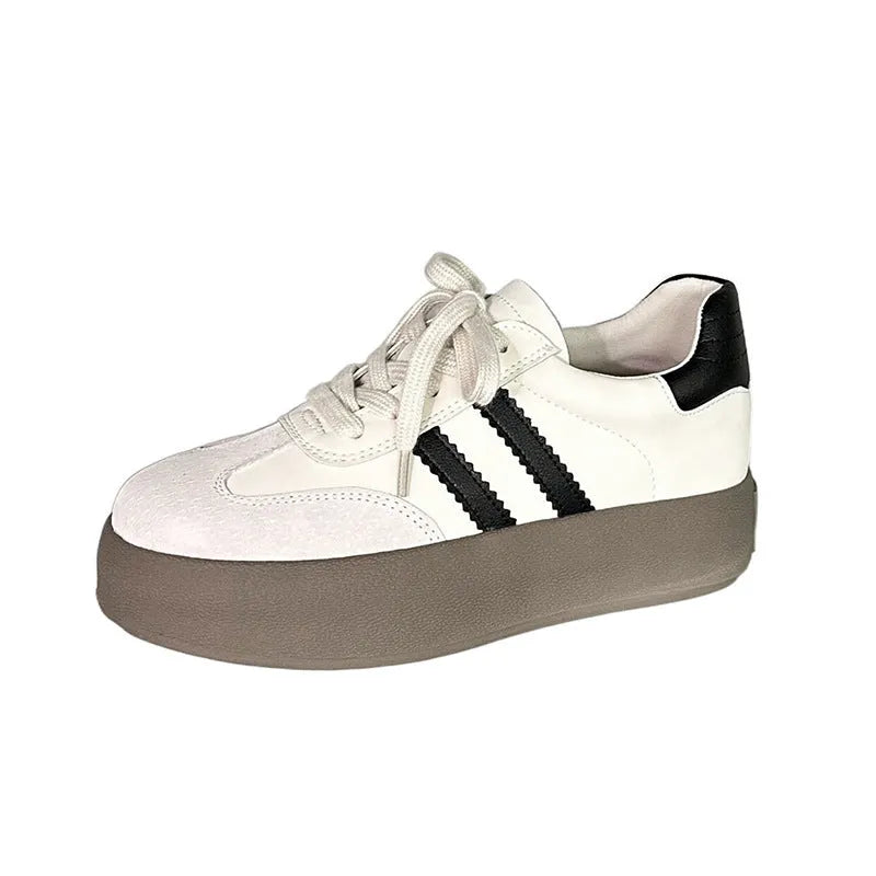 Women's vintage-style leather sneakers with round toe and lace-up front in distressed beige colour