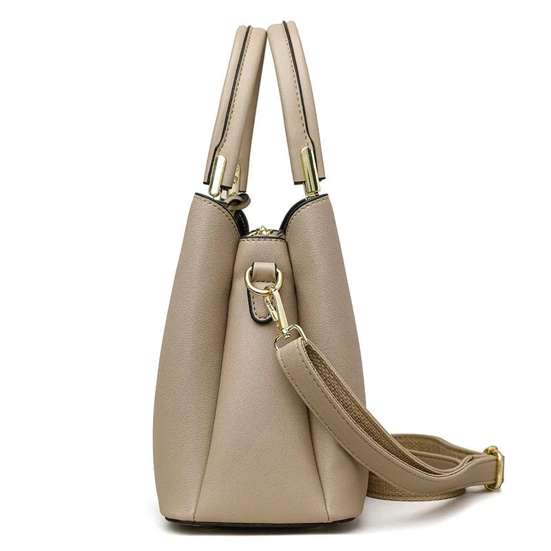 Women's messenger bag in PU leather with multi-layer shoulder strap and sewing thread detailing