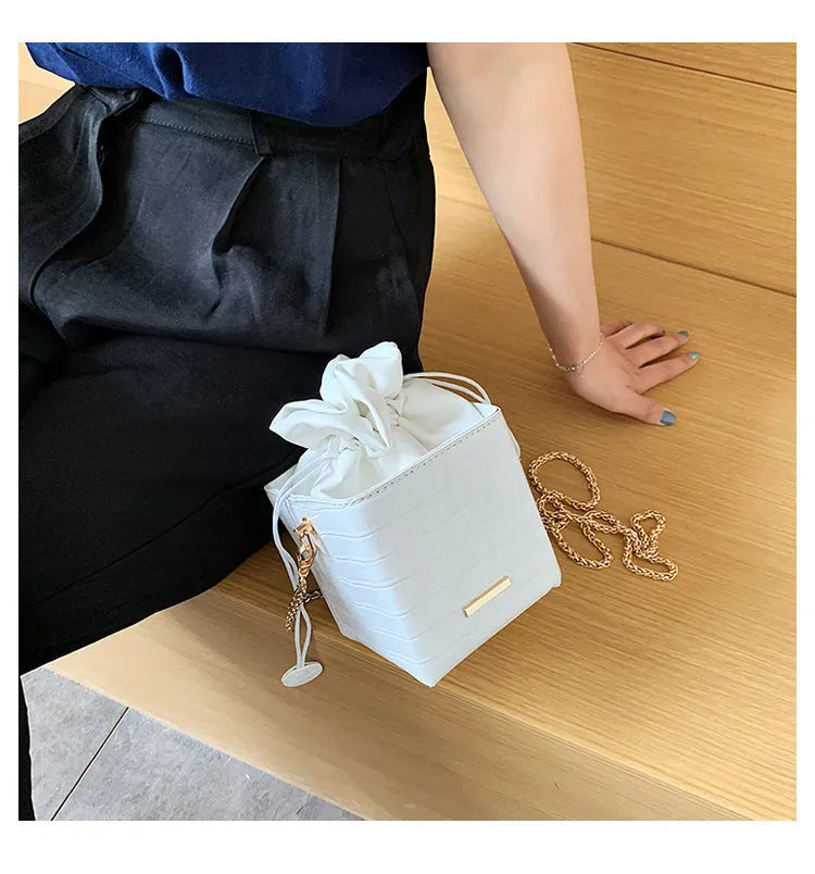Korean one shoulder messenger bucket bag with fashion chain in various colours