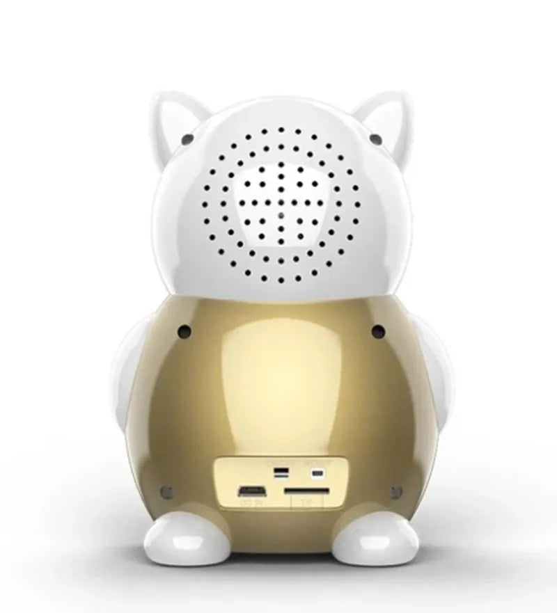 Gold Lucky Cat battery-powered wireless camera with 2MP HD sensor for indoor remote monitoring