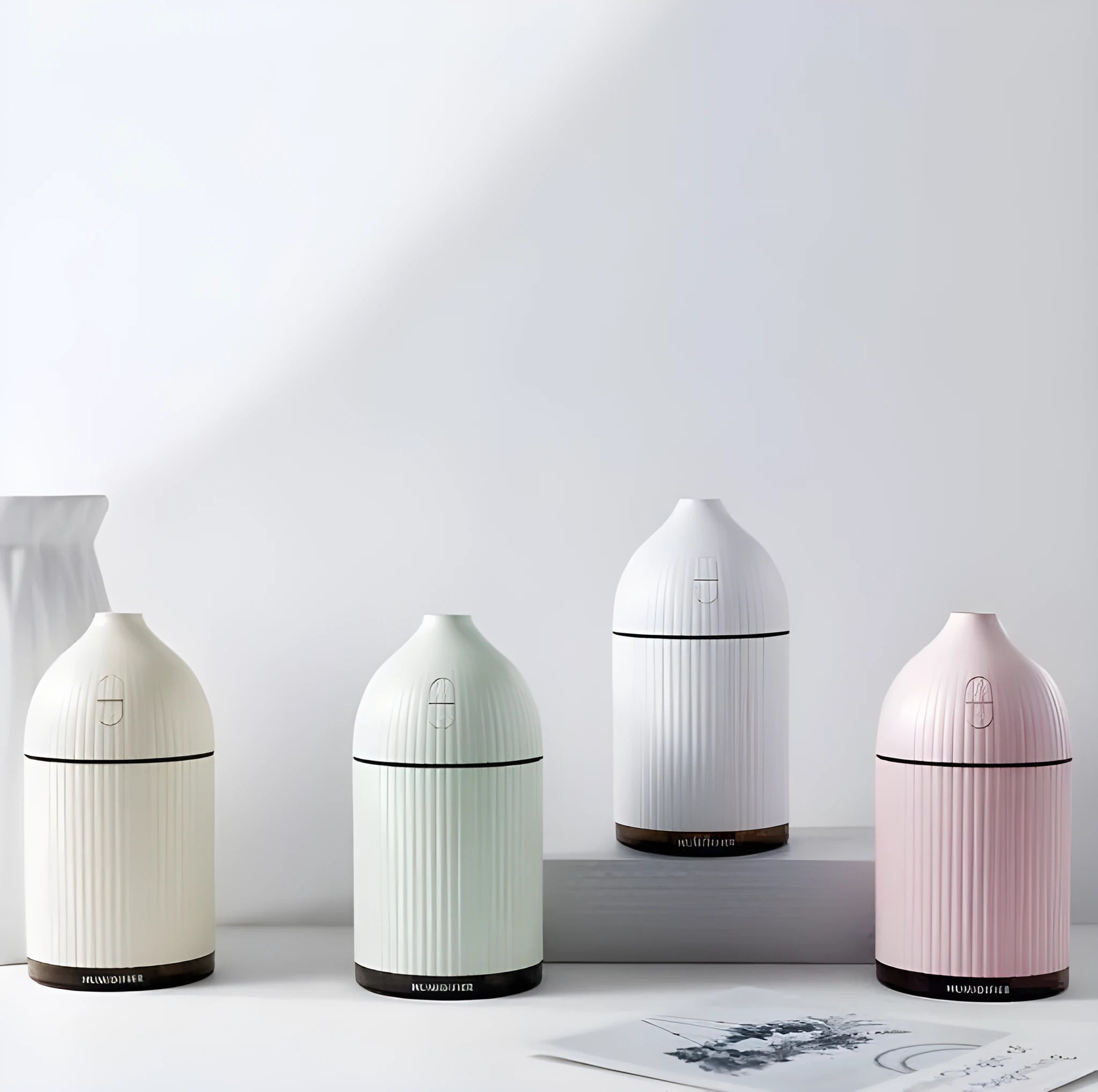 White 300ml ultrasonic aromatherapy diffuser with LED light and USB connection