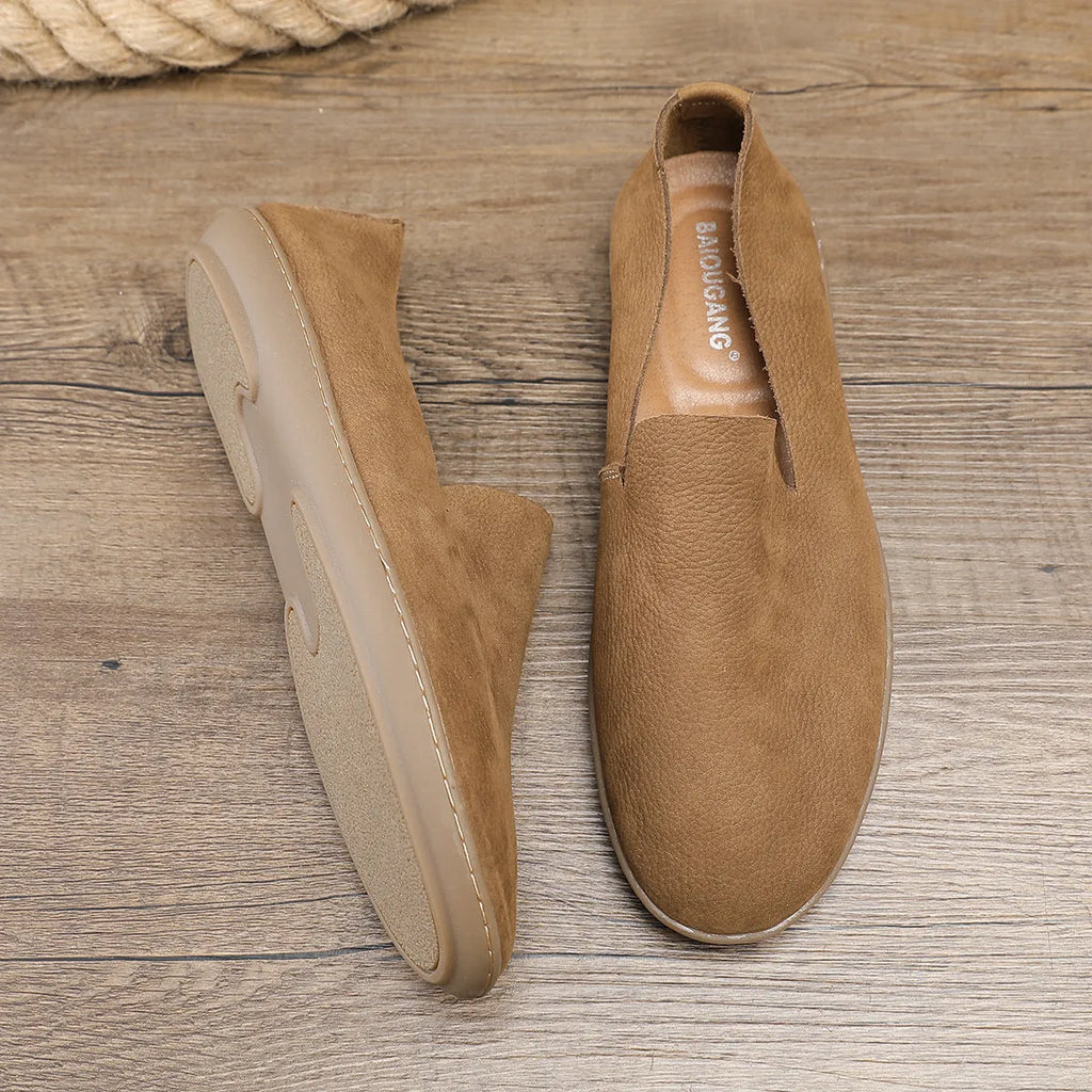 Handmade men's low-top casual shoes in khaki and grey with wedge heel and rubber sole