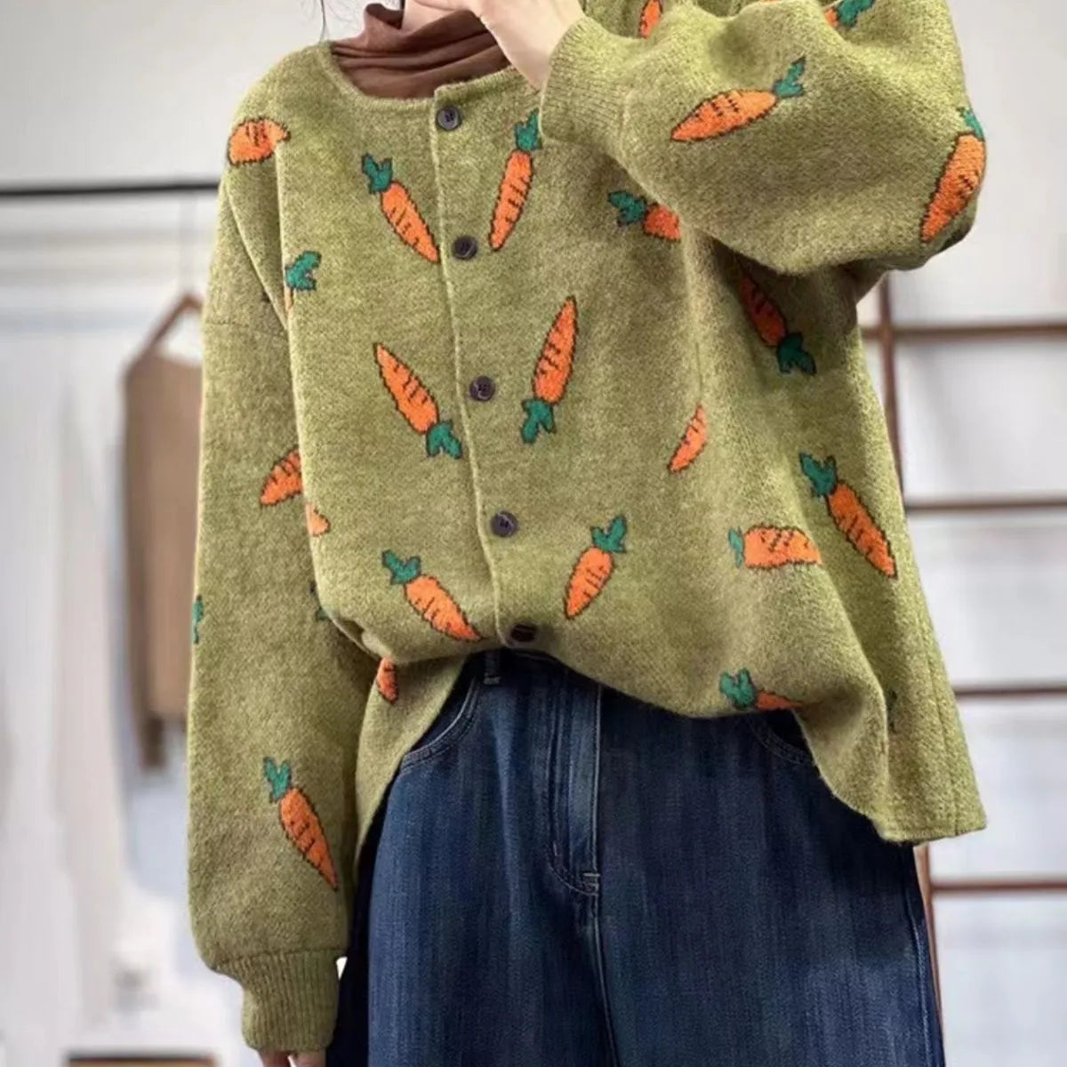 Round neck Mori artistic printing cardigan sweater in viscose fibre with colour contrast design