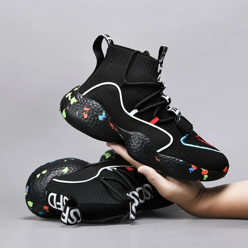 Men's camouflage sneakers with mesh upper and vulcanised rubber sole.