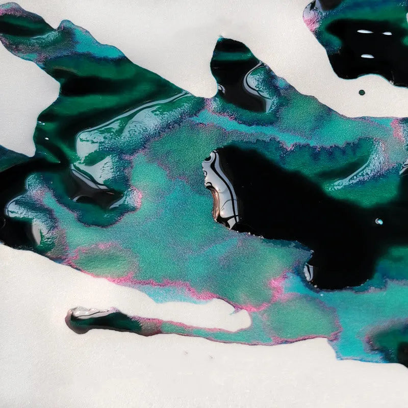 MEMORY-0420 fountain pen ink bottle with gradient sheen effect in Red Tide or Truffle colour options