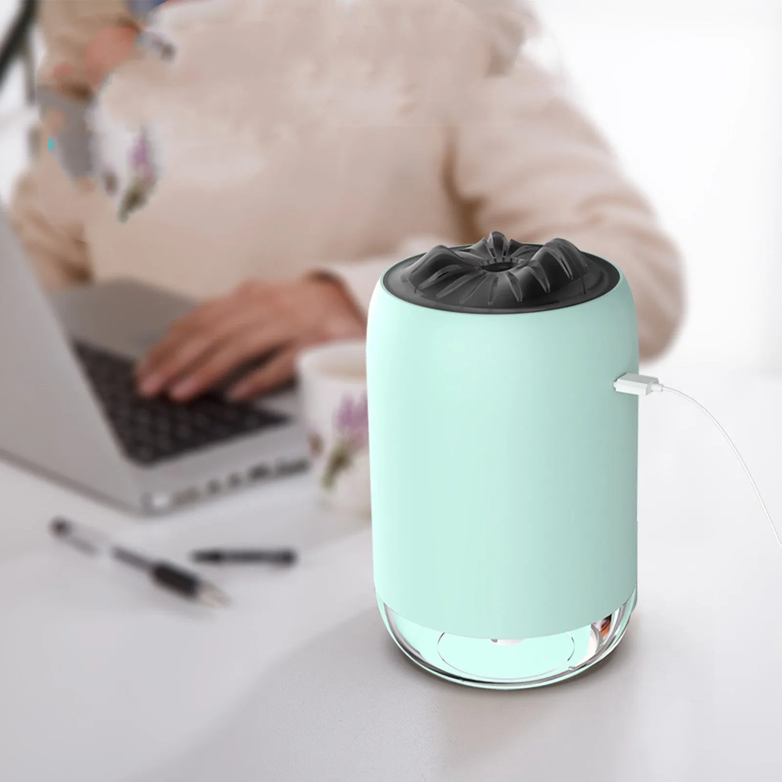 Magic Flame ultrasonic humidifier in columnar design with USB cable and colour options