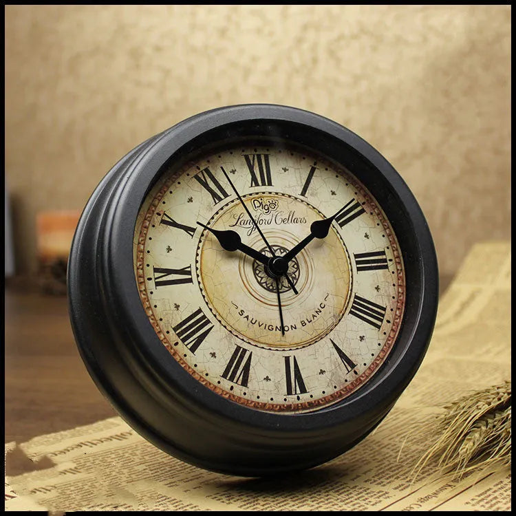 European retro style 6-inch round desk clock with silent sweep movement and decorative design