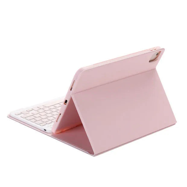 iPad clamshell Bluetooth keyboard case in imitation leather with pen slot and sleep function, available in multiple colours