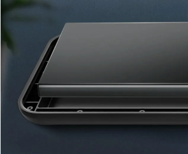 Black ultra-thin TPU back clip wireless battery pack for iPhone 12, showing clip and multi-U port.