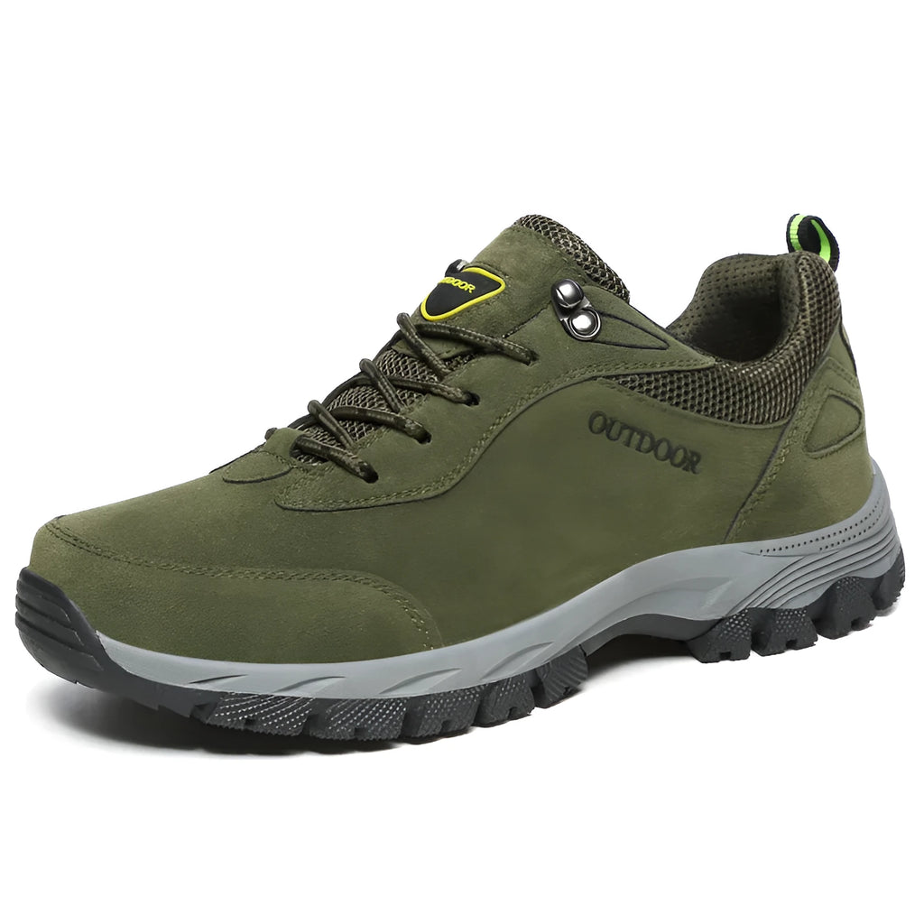 Men's low-top hiking shoes in army green with mesh interior and viscose sole