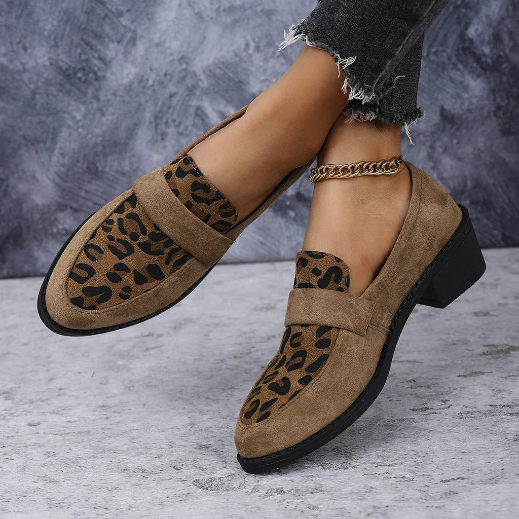 Women's leopard print suede slip-on pumps with chunky mid-heel in brown colour