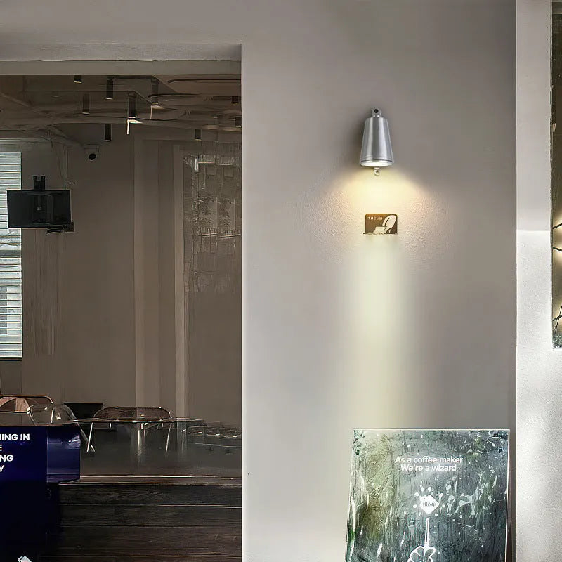 Cast aluminum horseshoe wall lamp in sand ash finish measuring 75mm for outdoor industrial lighting