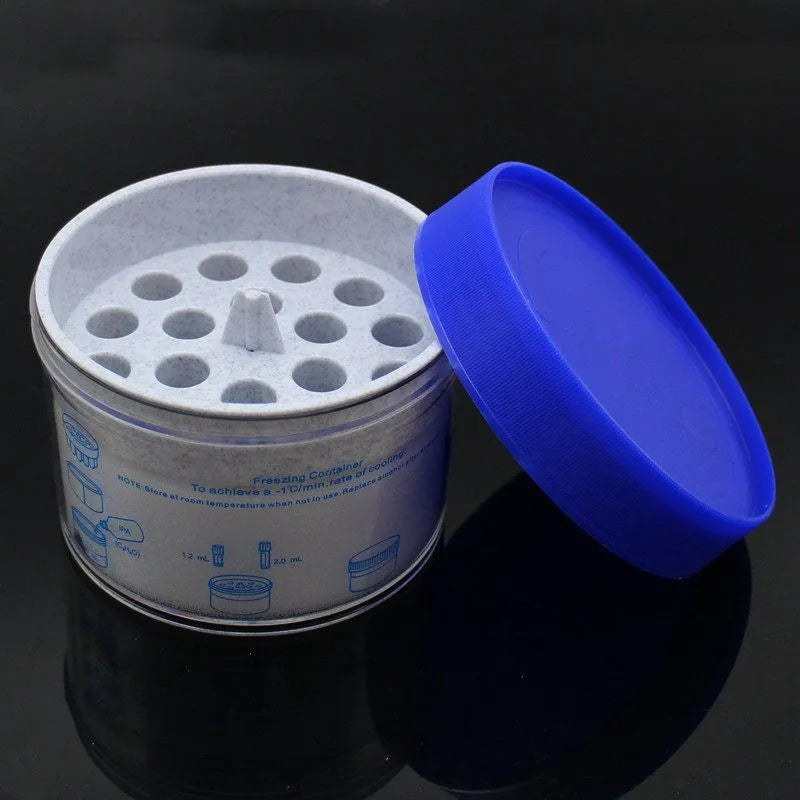Process cooling box with metal base and plastic cover for gradient freezing applications