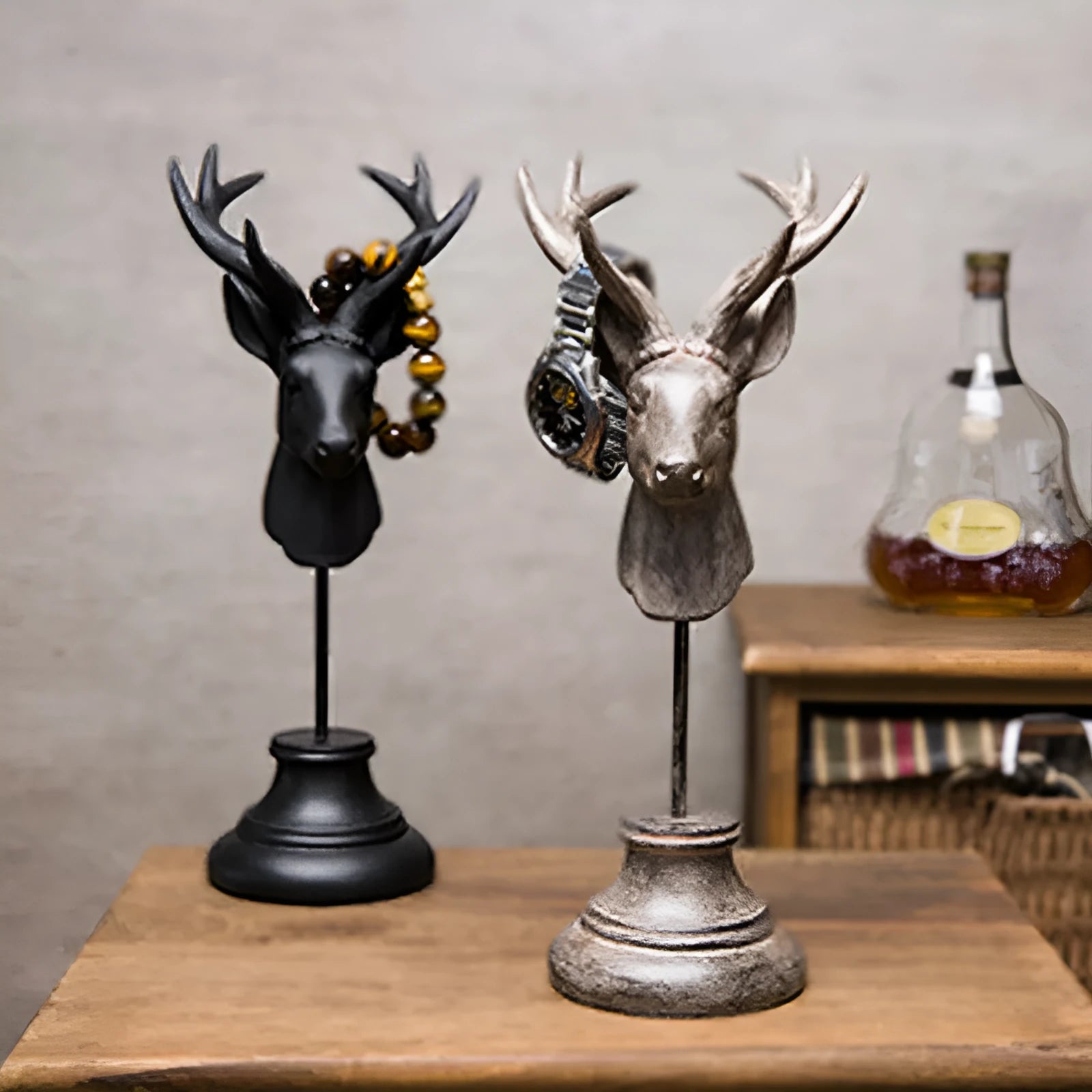 Natural resin animal sculpture home decoration ornament with vintage finish in black, white and wood colour options
