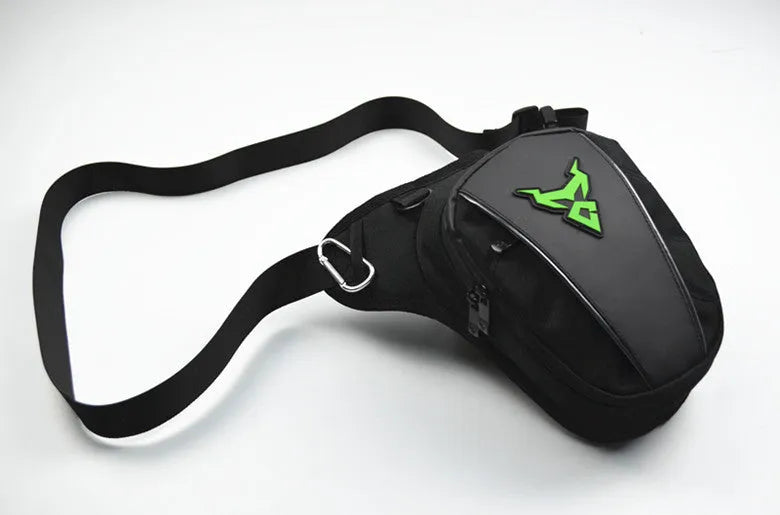 Motorcycle riding crossbody leg bag in 1200D Oxford cloth with adjustable straps, measuring 29x29x10-15cm