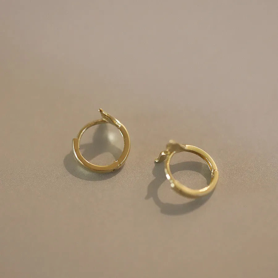 S925 sterling silver fishtail earrings with gold plating, circular design 8mm inner diameter