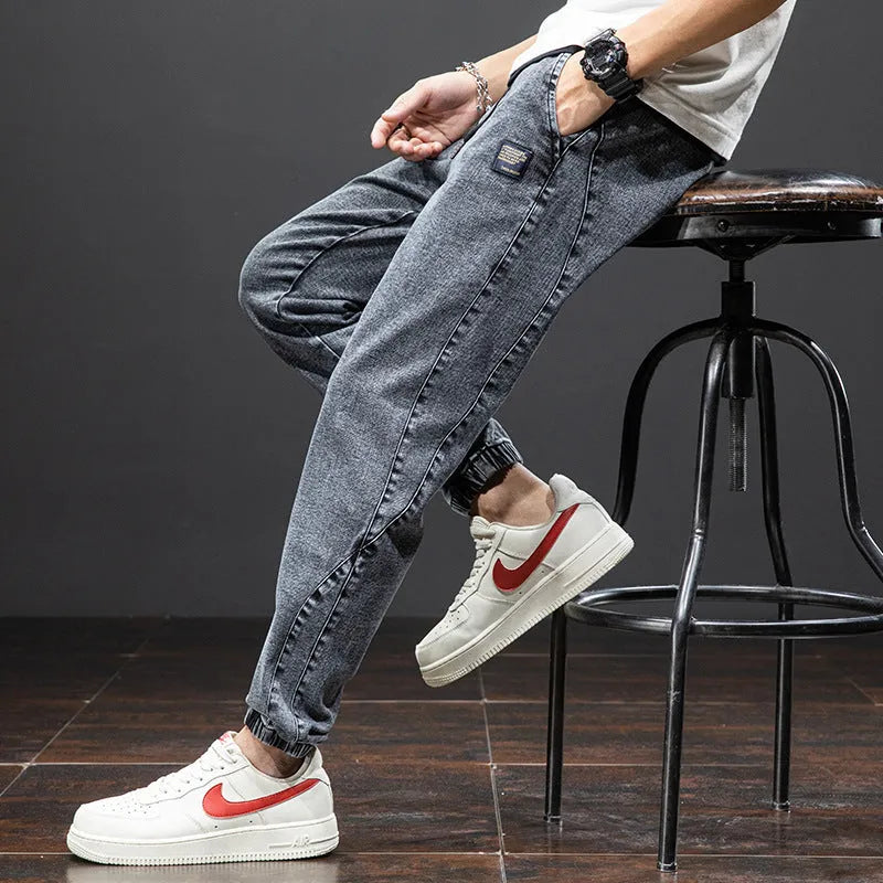 Men's thin cotton cargo jeans with straight leg and micro elasticity in black colour