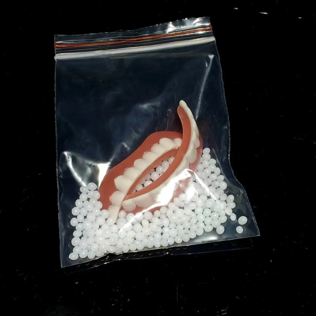 Silicone simulation smile dentures tooth socket set with upper and lower teeth in colour box