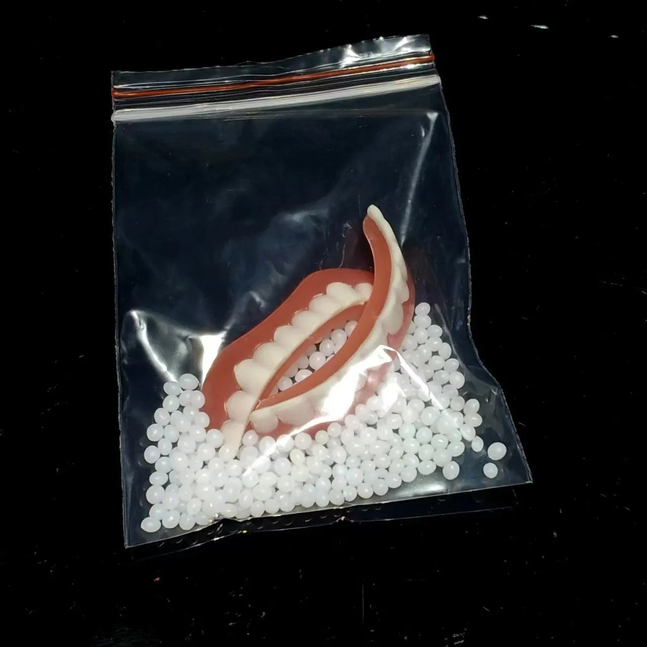 Silicone simulation smile dentures tooth socket set with upper and lower teeth in colour box