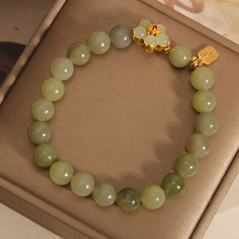 Women's casual bracelet in grey jade coloured alloy with simple clasp
