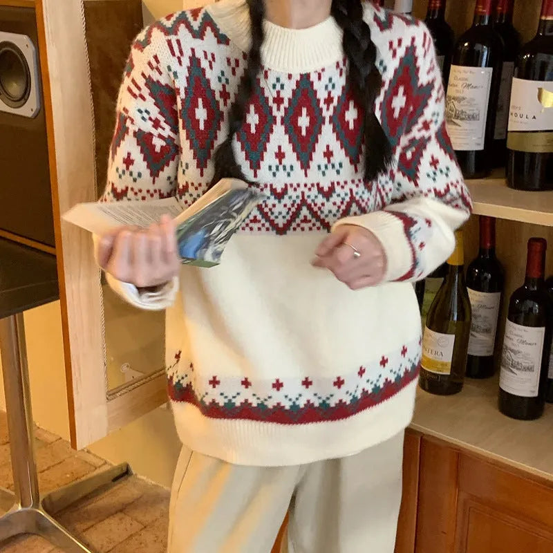Striped retro style pullover knitted top in red or white colour with long sleeves