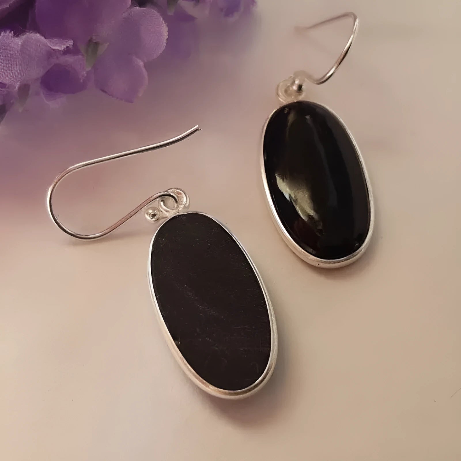 Women's black geometric earrings with oval agate pendant on 925 silver and electroplated alloy
