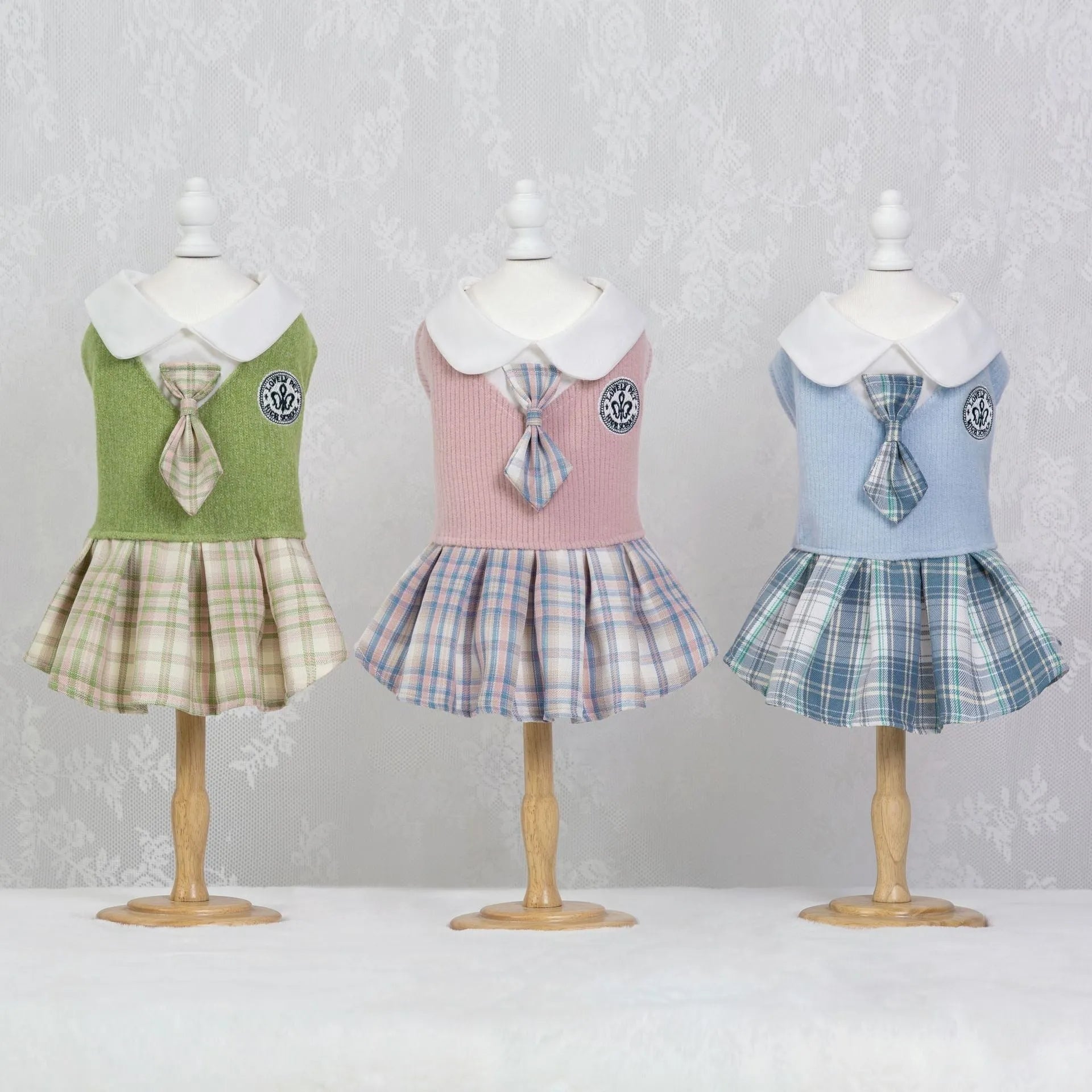 Pet tartan skirt for dogs and cats in polyester with princess styling
