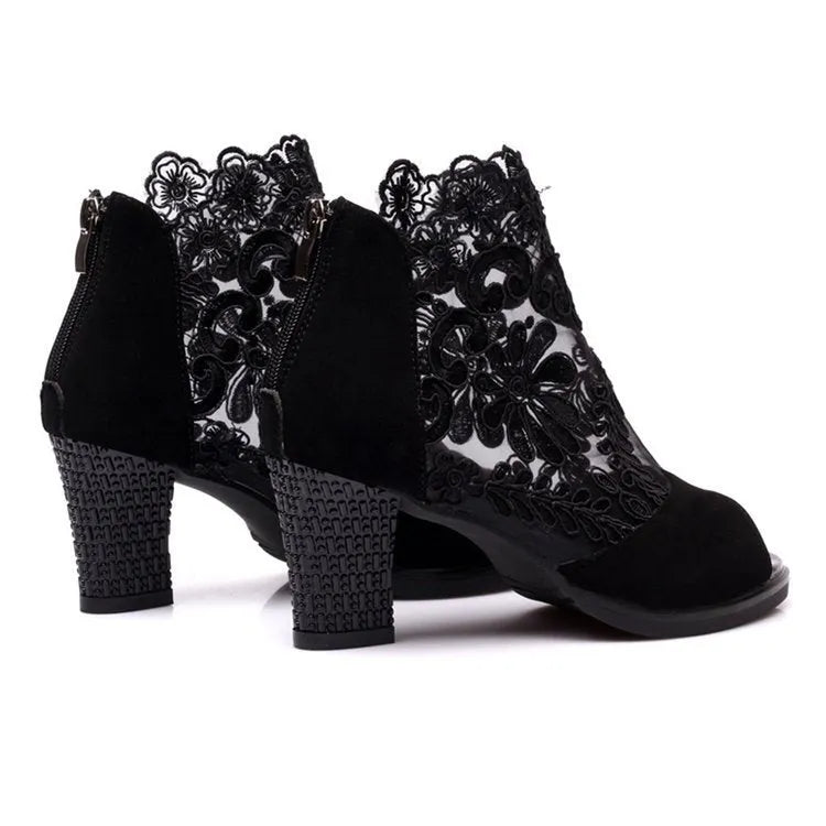 Women's black lace gladiator sandals with square heel, zip closure and peep toe