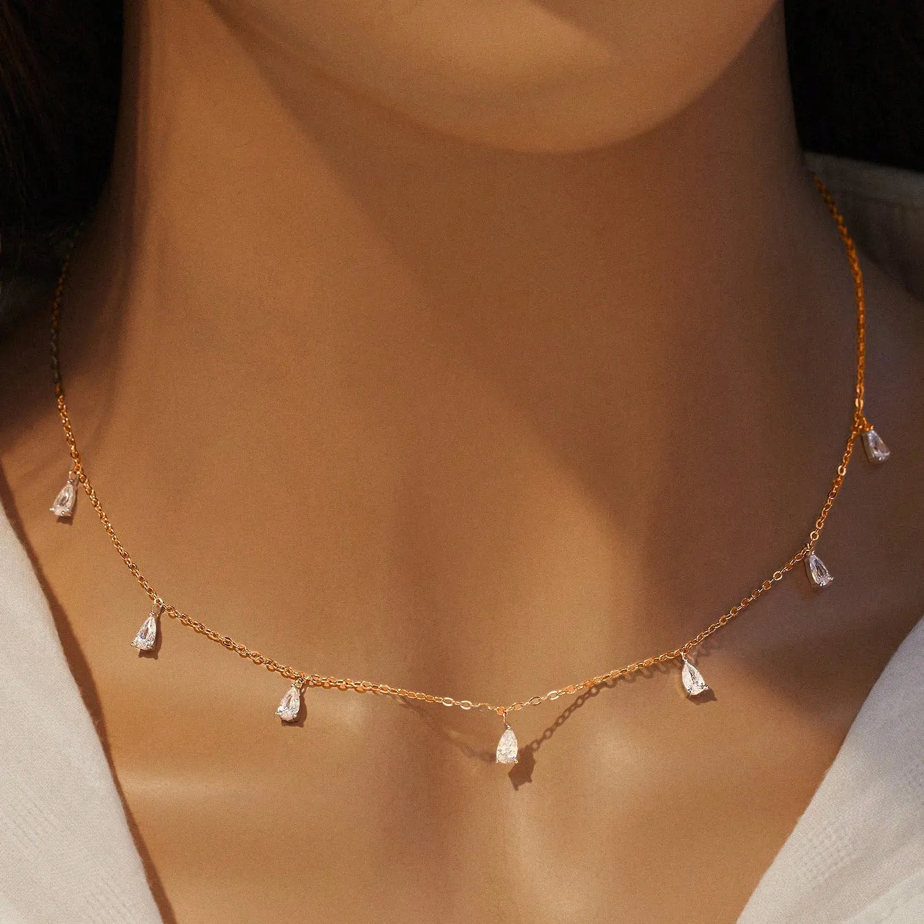 Women's 925 silver drop-shaped artificial zircon necklace with adjustable O-link chain in silver finish