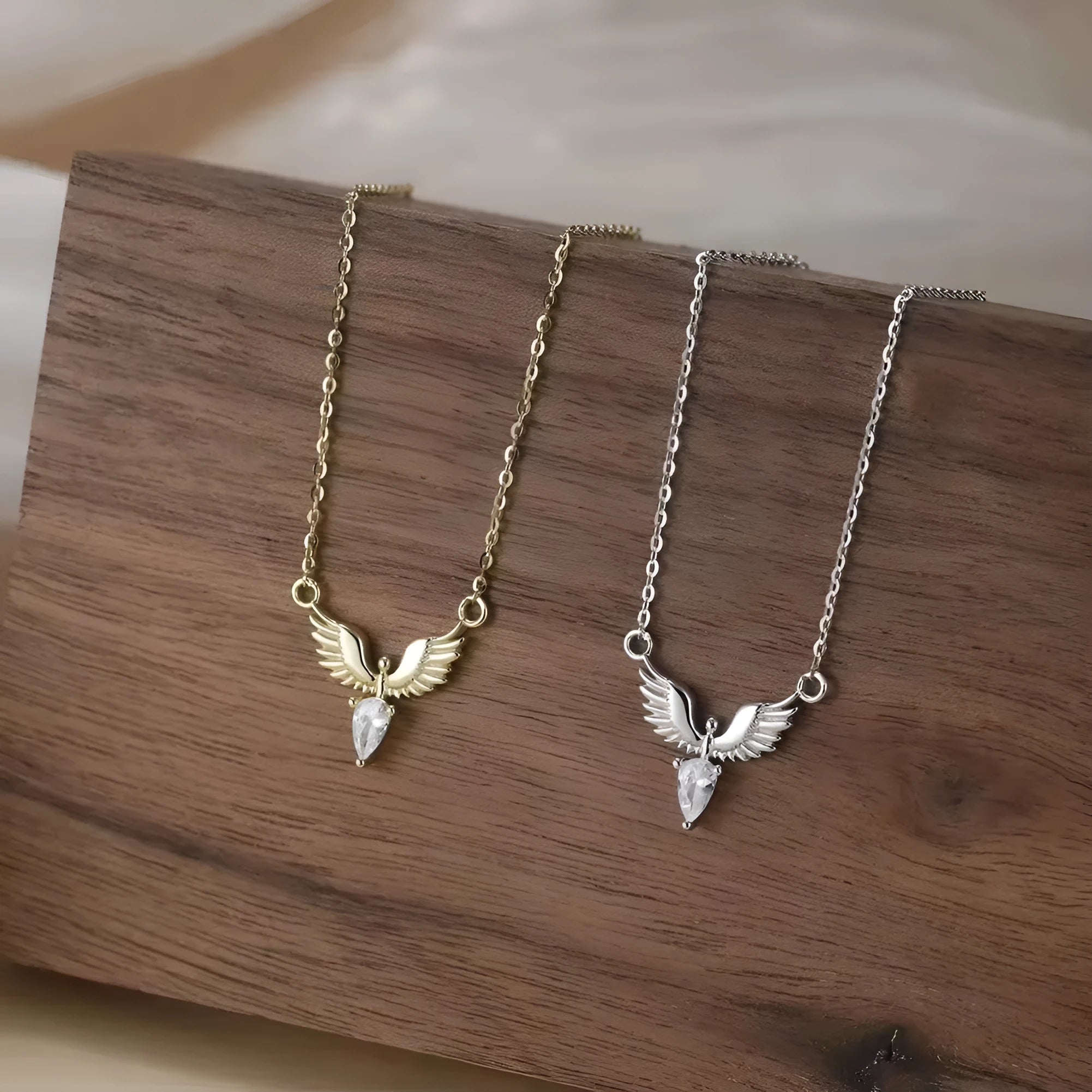 Women's eagle pendant necklace in 925 silver with adjustable 41-50cm chain in white gold or yellow gold finish
