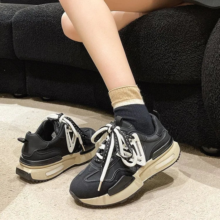 Black and khaki red women's retro platform sports shoes with lace-up front and round toe.