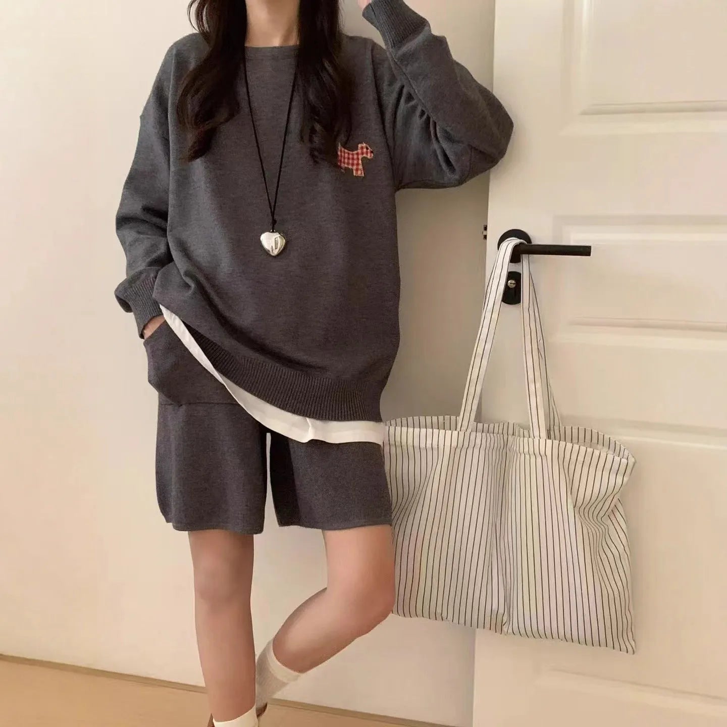 Women's casual knitted sweater and shorts suit with embroidery and animal pattern in imitation cashmere fabric