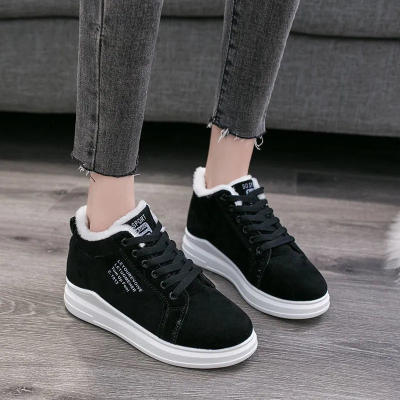 Pair of thick-soled velvet casual sneakers in black plus velvet, lace-up low-top design with PVC sole