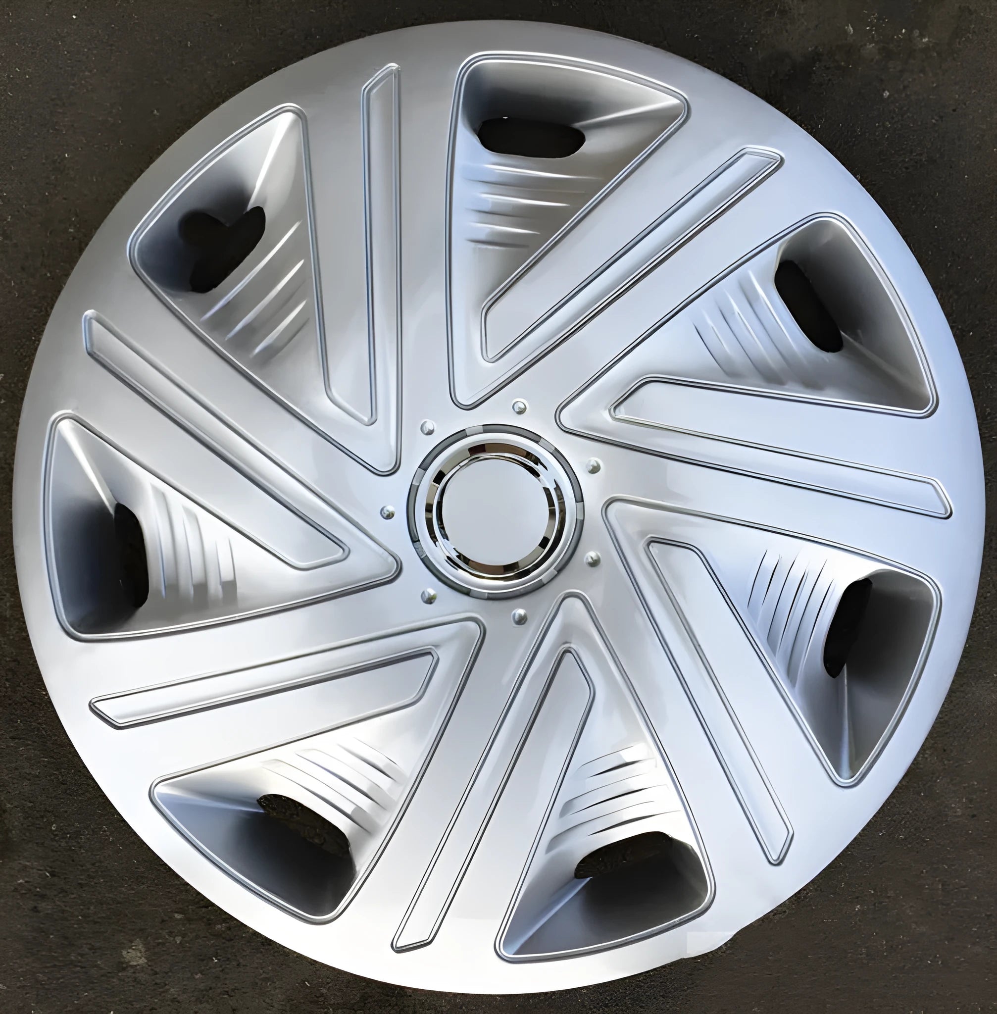 Universal ABS car wheel hub cover in a monochrome silver finish for a 15-inch wheel.