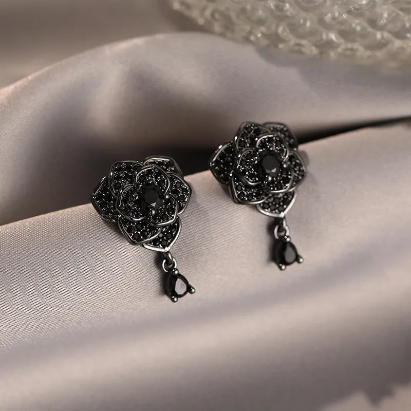 Black rose zircon stud earrings with flower shape and gold plating