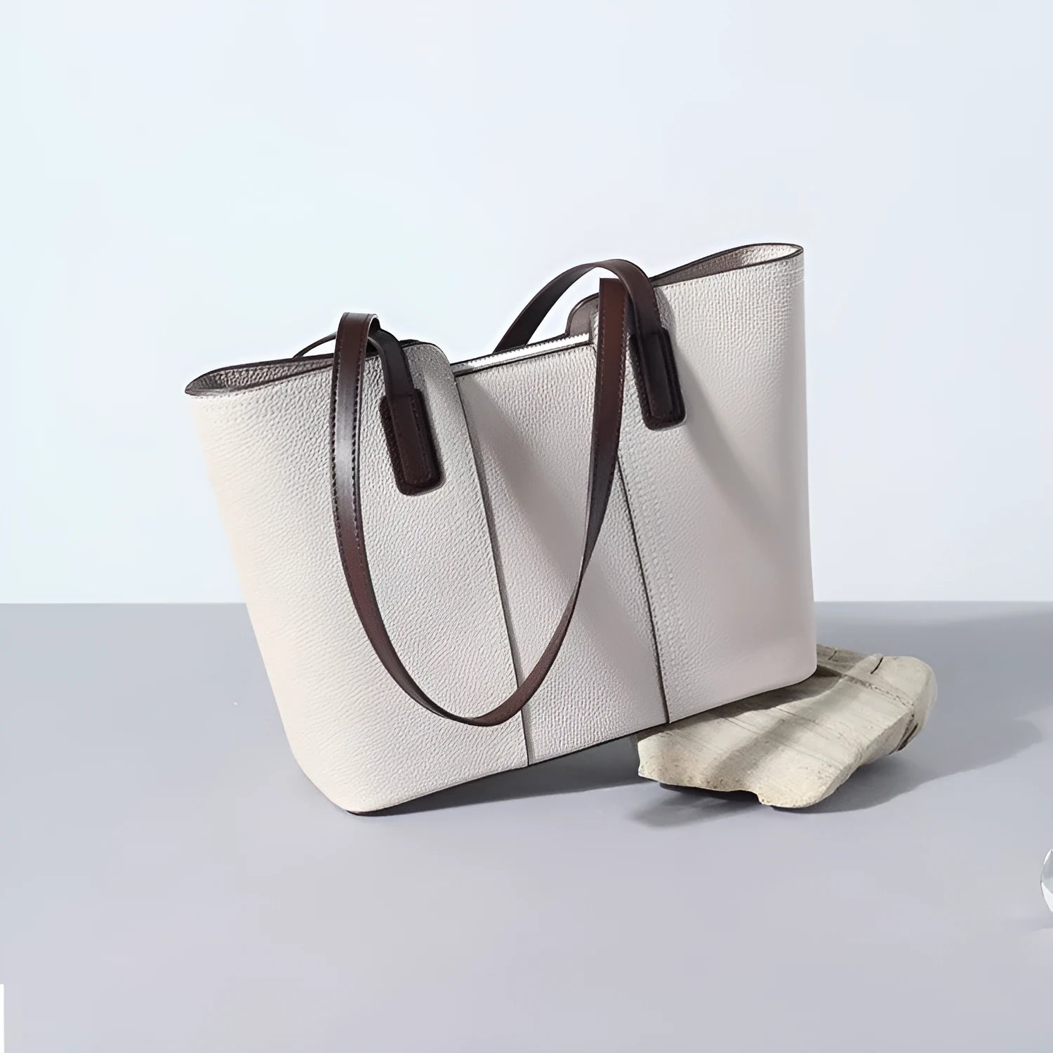 Genuine leather women's shoulder bag in box-type design with large capacity and mobile phone pocket