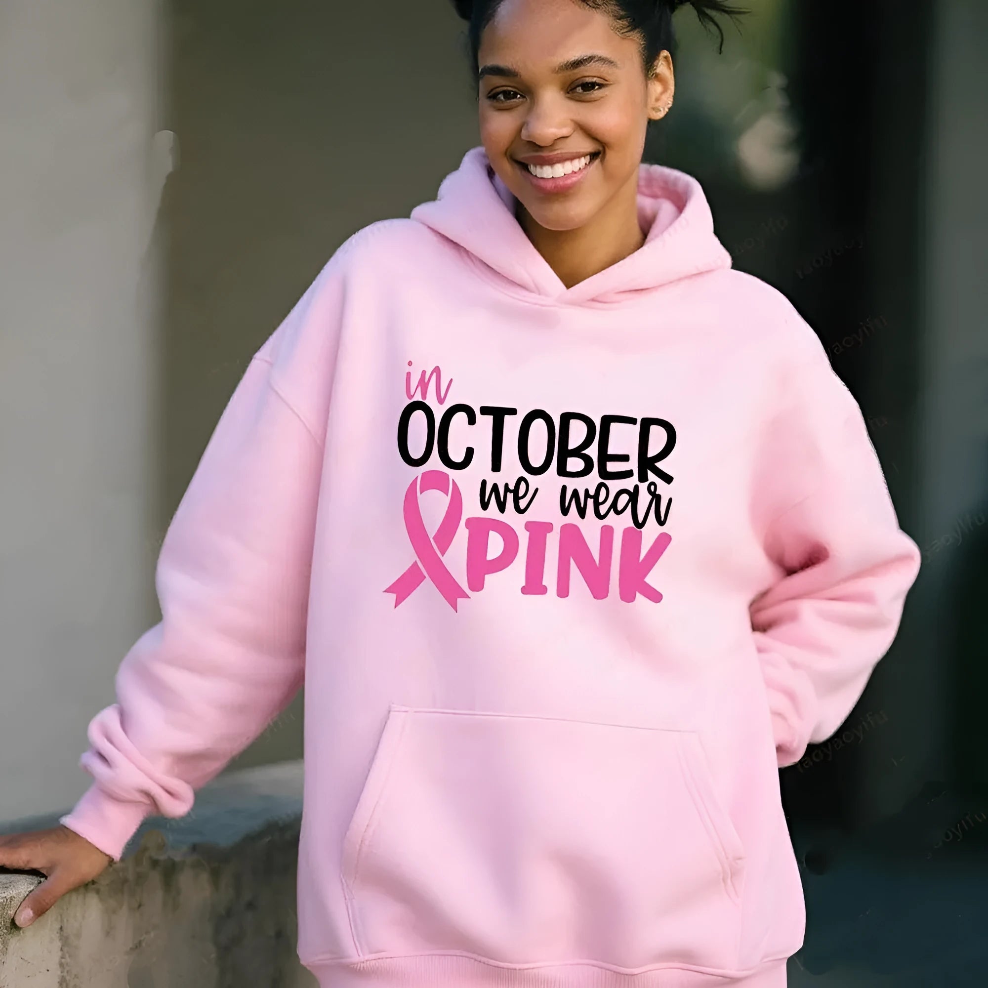 Retro graphic pullover sweatshirt with side pockets in street fashion style