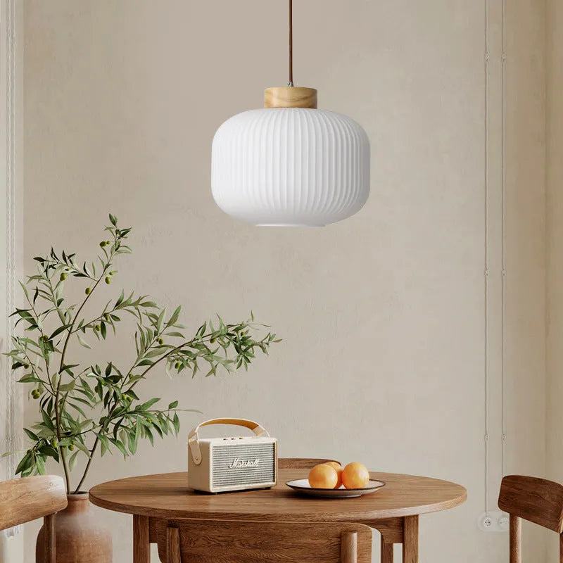 Retro Chinese wooden pendant ceiling light in Nordic style with three size options