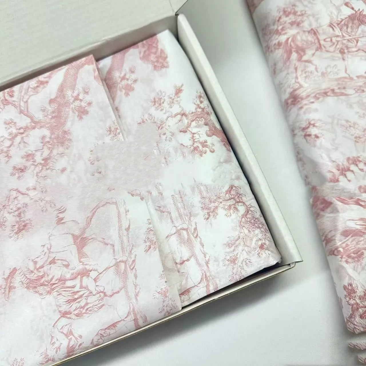 Mg tissue paper French Romance style in pink purple and green purple colours, 50x70cm sheet